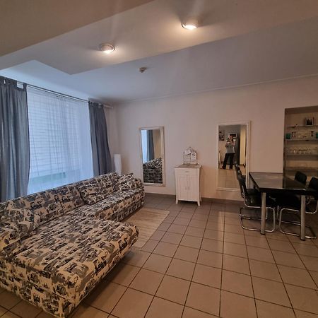 Camellia Studio Apartment & Parking Riga Exterior foto